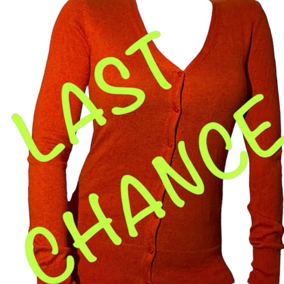 GAP Sweaters - (6/$10) Gap V-neck Full Button Cardigan